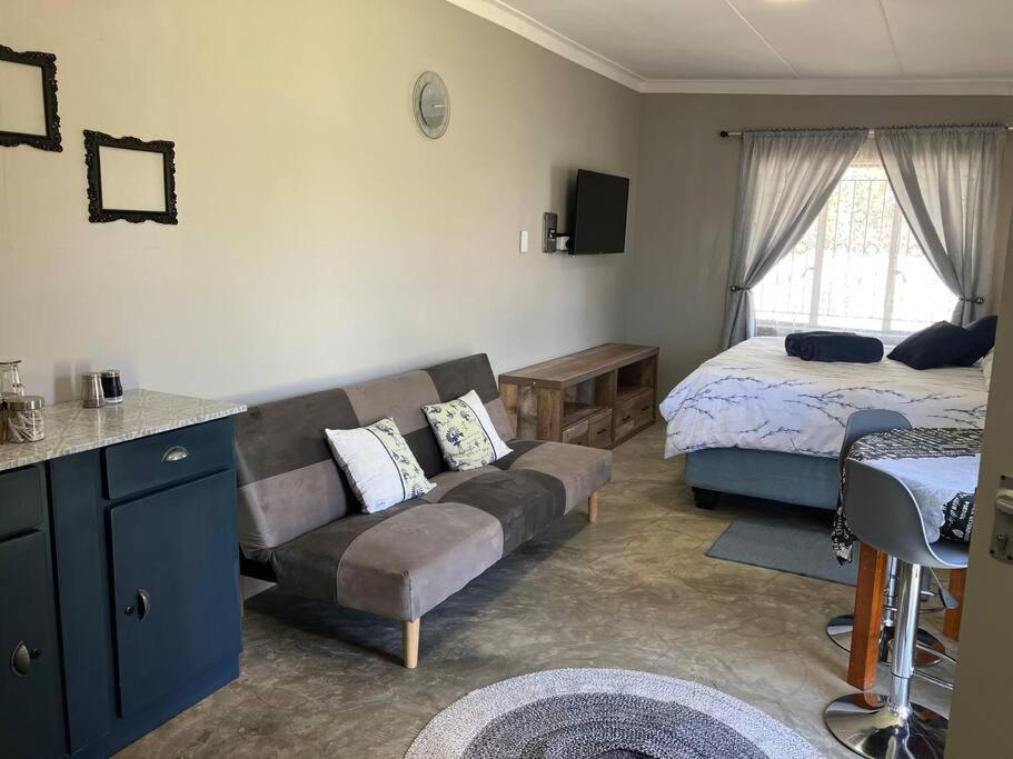 Stellies Accommodation - Room 1 Keetmanshoop Ngoại thất bức ảnh