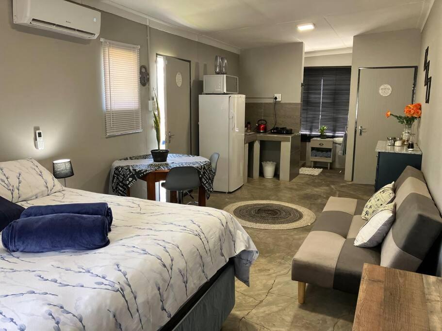 Stellies Accommodation - Room 1 Keetmanshoop Ngoại thất bức ảnh