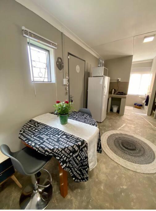 Stellies Accommodation - Room 1 Keetmanshoop Ngoại thất bức ảnh